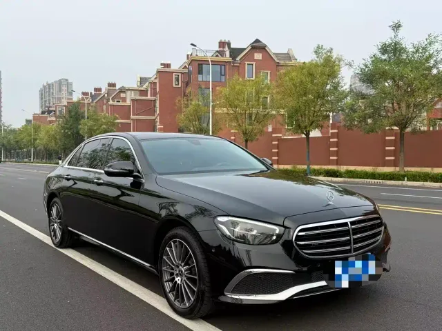 Mercedes-Benz E-Class — Фото автомобиля 16