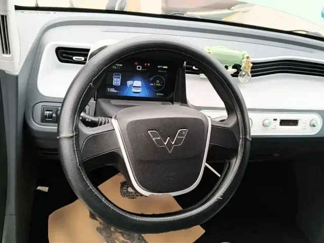 Wuling Hongguang Mini EV — Фото автомобиля 10