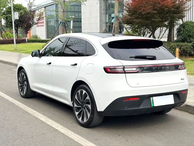 Aito M5 — Фото автомобиля 7