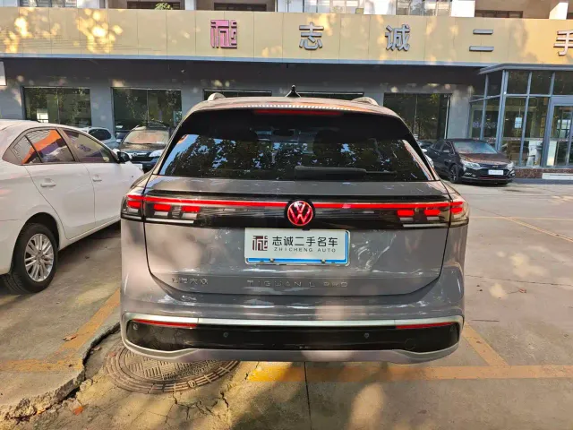 Volkswagen Tiguan L — Фото автомобиля 4