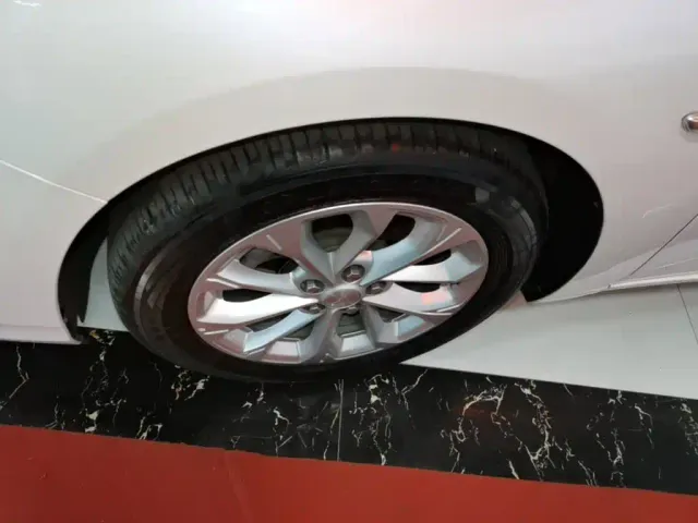 Chevrolet Monza — Фото автомобиля 22