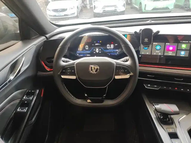 Changan X5 Plus — Фото автомобиля 10
