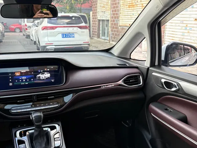 GAC Trumpchi M6 — Фото автомобиля 10