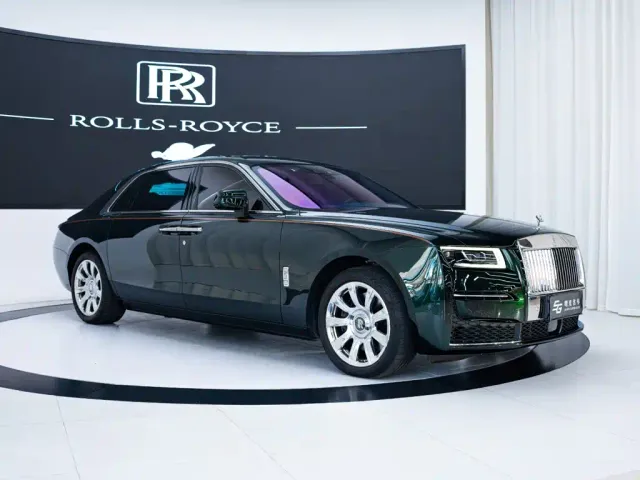 Rolls-Royce Ghost — Фото автомобиля 3