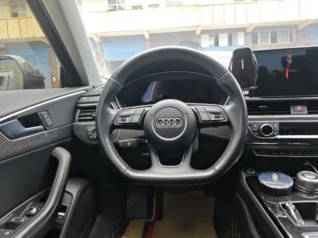Audi A4L — Фото автомобиля 11