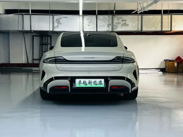 Xiaomi SU7 — Фото автомобиля 12