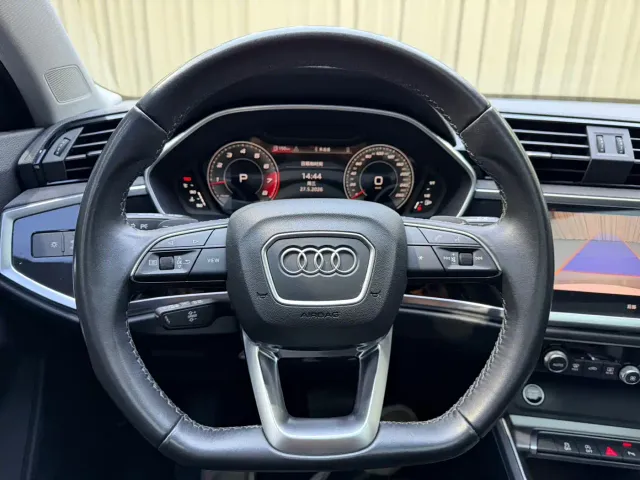 Audi Q3 — Фото автомобиля 10