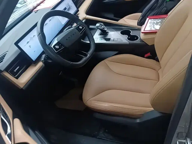 Roewe RX5 — Фото автомобиля 14