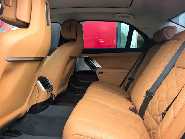 BMW BMW i7 2023 eDrive50L Leading M Sport Package — Фото автомобиля 7