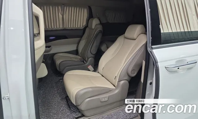 Kia Carnival Generation 4 — Фото автомобиля 18