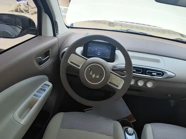 Wuling Hongguang Mini EV — Фото автомобиля 10