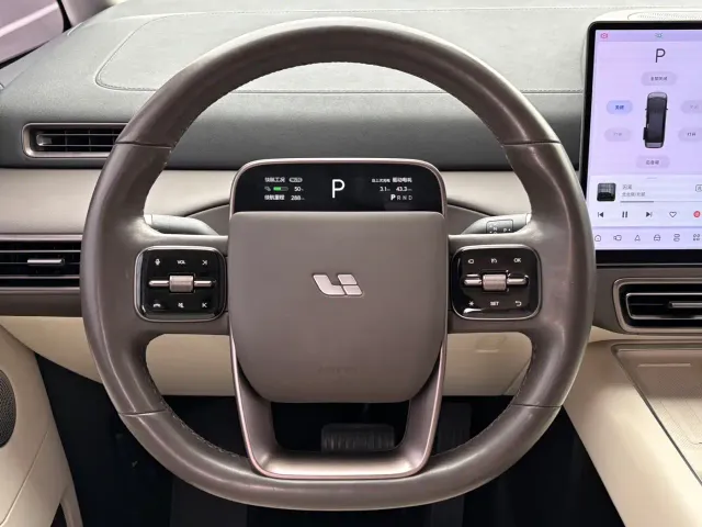 Li Auto MEGA — Фото автомобиля 12