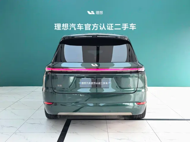 Li Auto L9 — Фото автомобиля 17