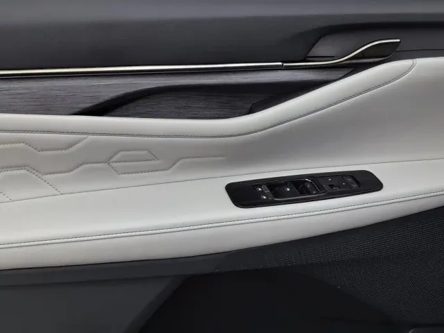 Ford Edge — Фото автомобиля 20