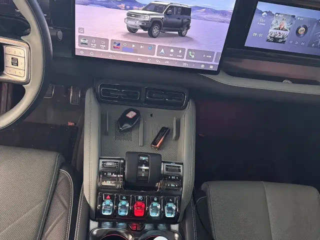 BYD FangChengBao Leopard 5 — Фото автомобиля 6