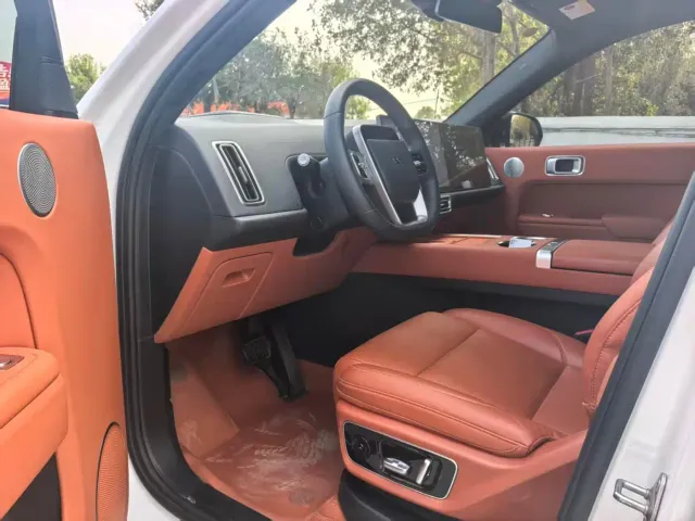 Li Auto L7 — Фото автомобиля 4