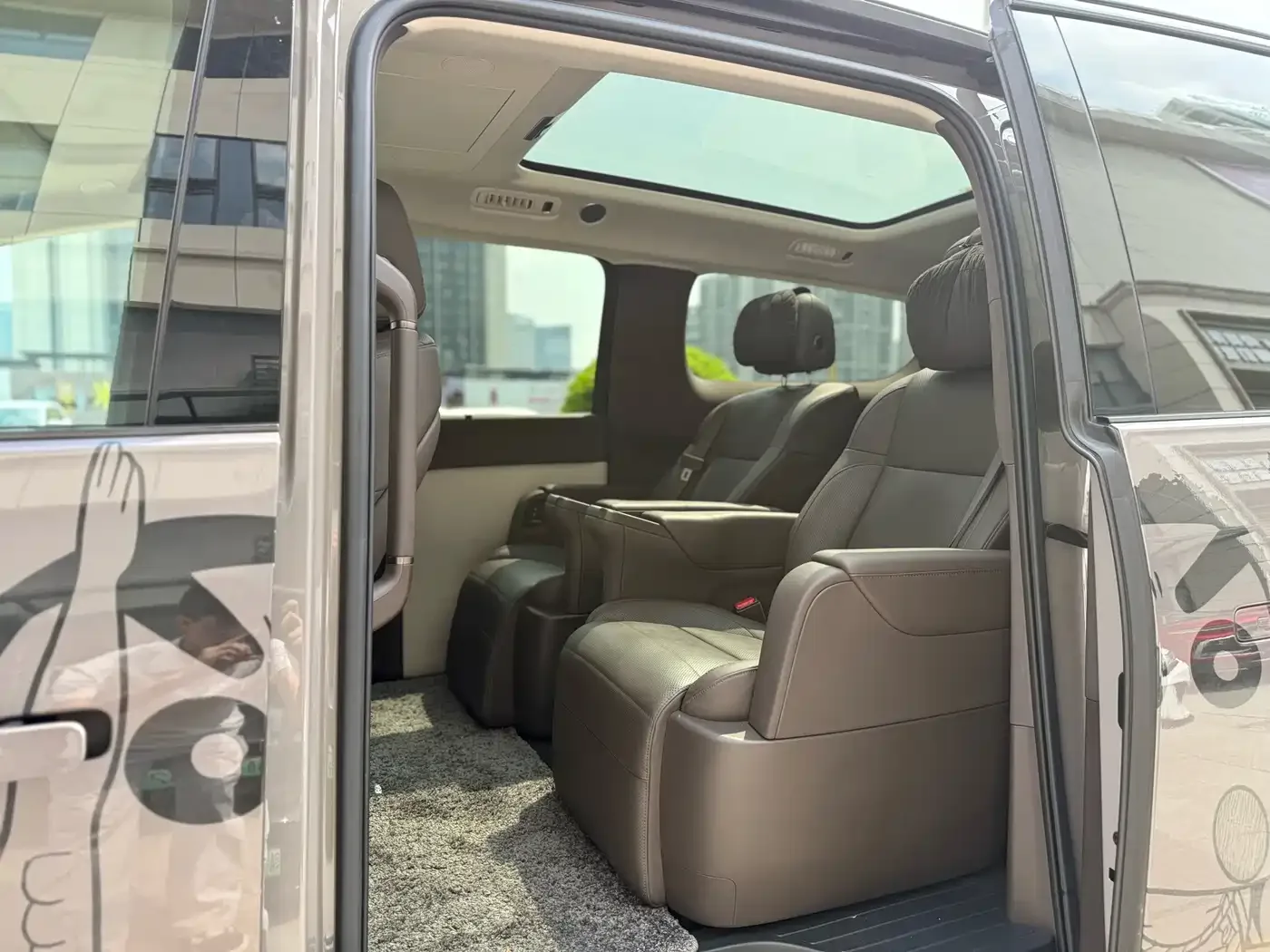 Li Auto Li Auto MEGA 2024 Ultra — Фото автомобиля 7
