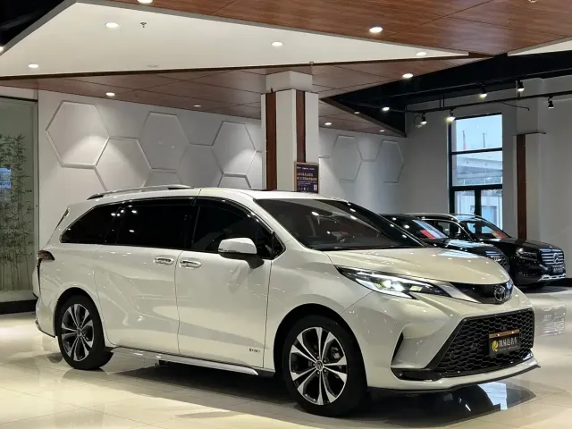 Toyota Granvia — Фото автомобиля 3
