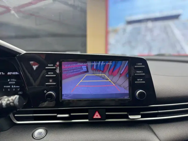 Hyundai Elantra — Фото автомобиля 14