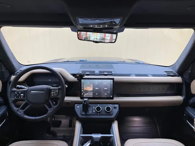 Land Rover Defender — Фото автомобиля 5