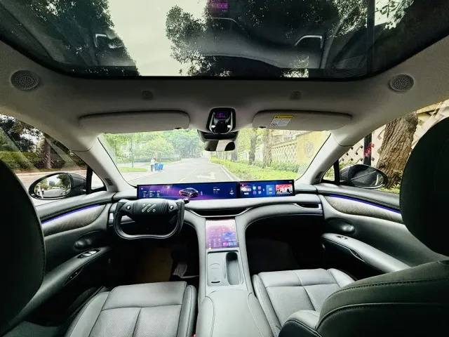 IM Motors LS6 — Фото автомобиля 15