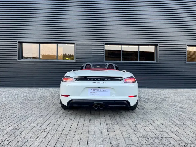 Porsche 718 — Фото автомобиля 4