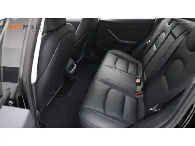 Tesla Model 3 — Фото автомобиля 7