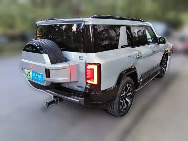 BYD FangChengBao Leopard 8 — Фото автомобиля 2