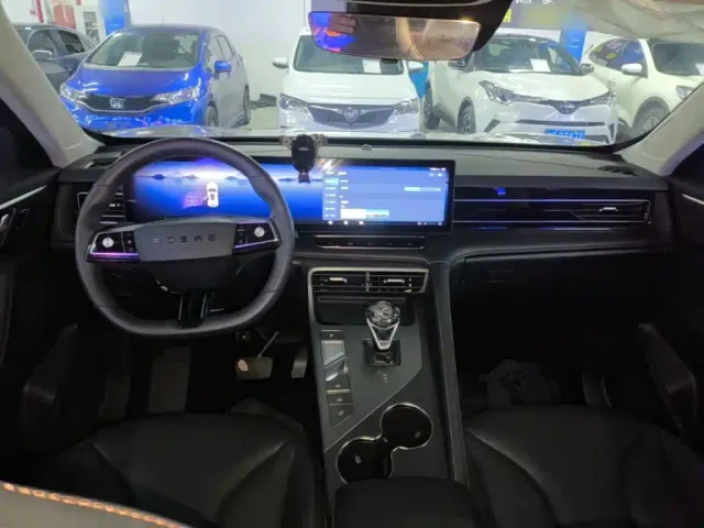 Roewe RX5 — Фото автомобиля 9
