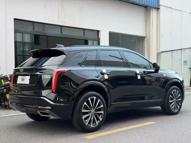 Cadillac XT5 — Фото автомобиля 9