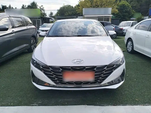 Hyundai Elantra — Фото автомобиля 2