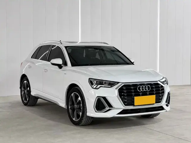 Audi Q3 — Фото автомобиля 3
