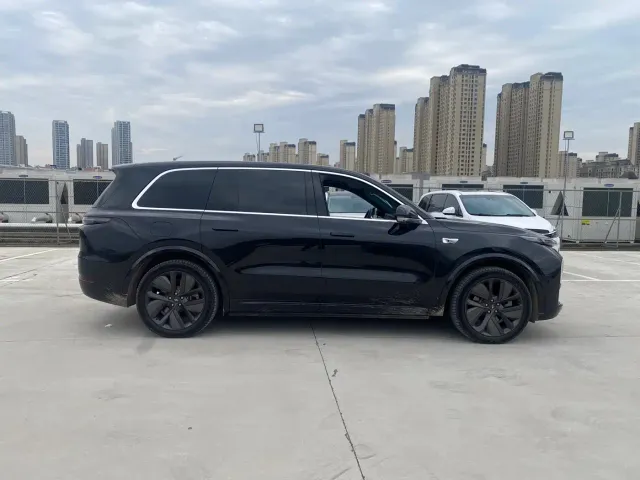 Li Auto L9 — Фото автомобиля 14