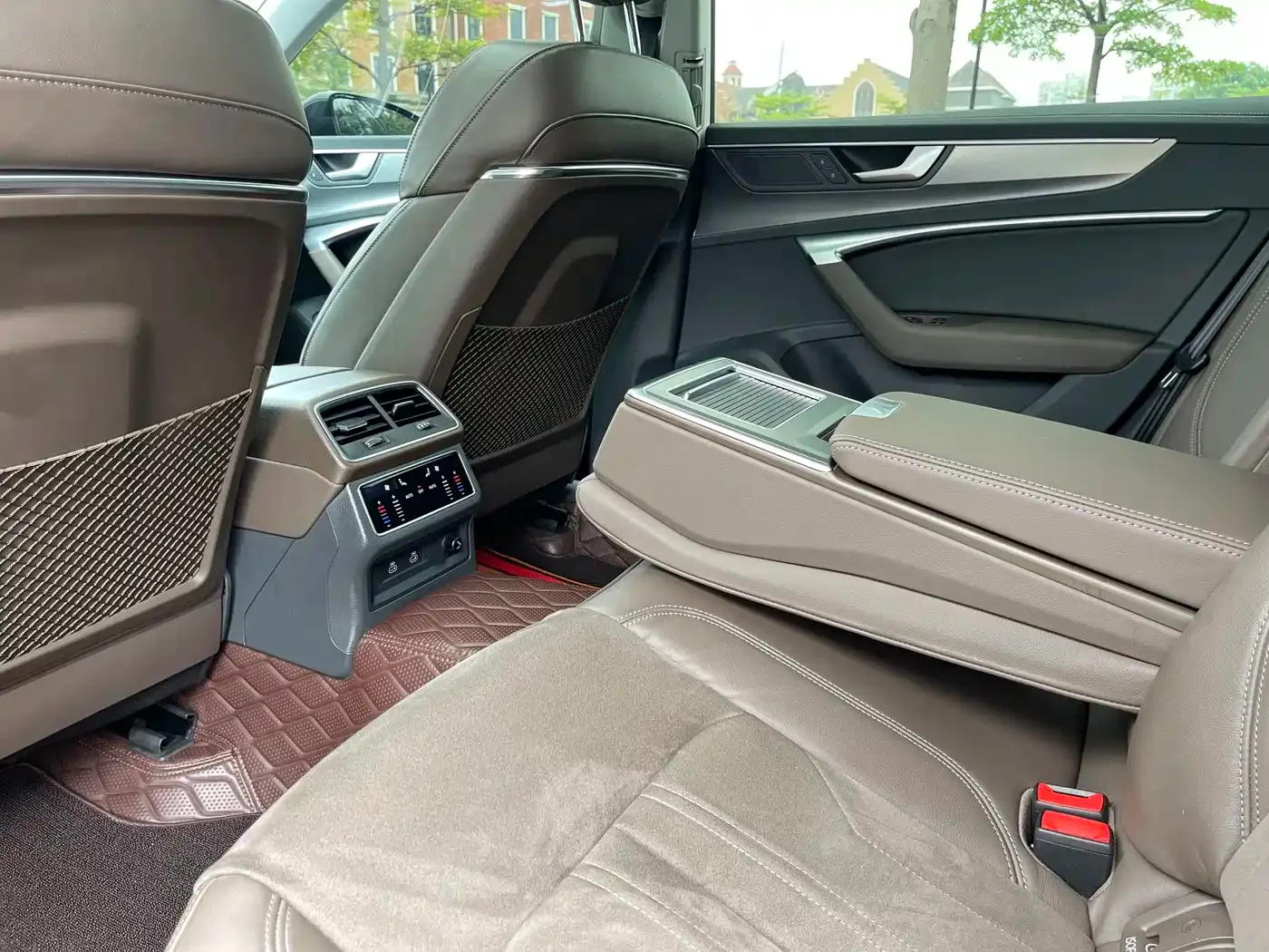 Audi Audi A7L 2024 45TFSI S-line Dream Edition Crystal Package — Фото автомобиля 9