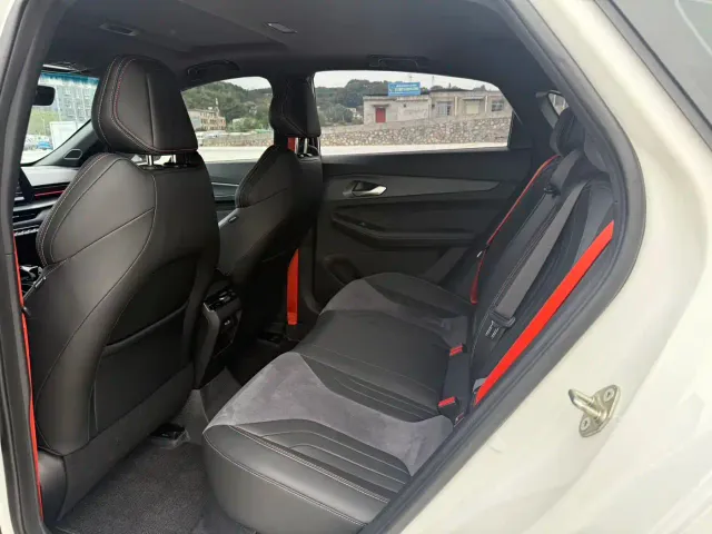 Geely Binrui — Фото автомобиля 6