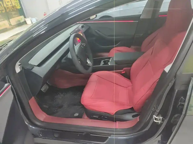 Tesla Model 3 — Фото автомобиля 14