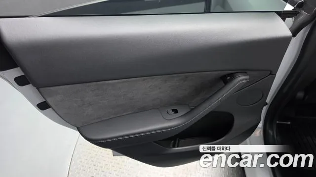 Tesla Model Y — Фото автомобиля 14