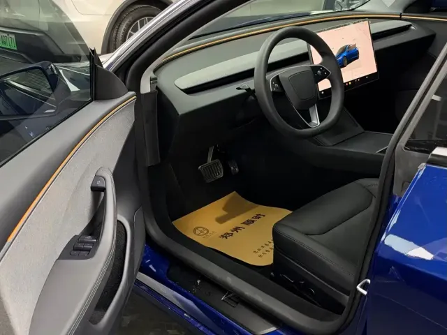 Tesla Model 3 2025 Model Year Facelift Rear-Wheel Drive — Фото автомобиля 8