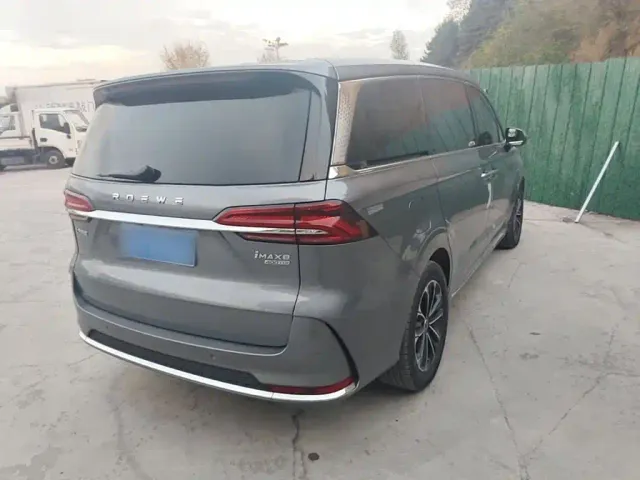 Roewe iMAX8 — Фото автомобиля 6