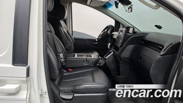 Hyundai Staria — Фото автомобиля 16