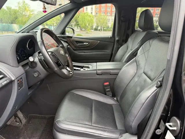 Toyota Vellfire — Фото автомобиля 10