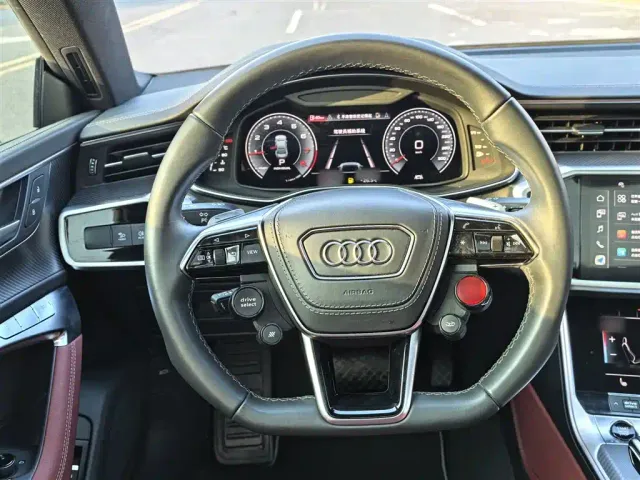 Audi A7L — Фото автомобиля 2