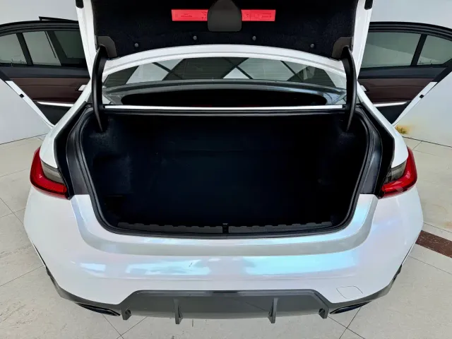 BMW 3 Series — Фото автомобиля 24