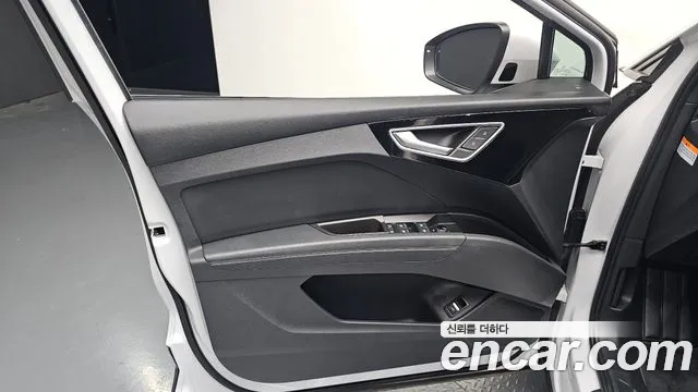 Audi Q4 e-tron — Фото автомобиля 24