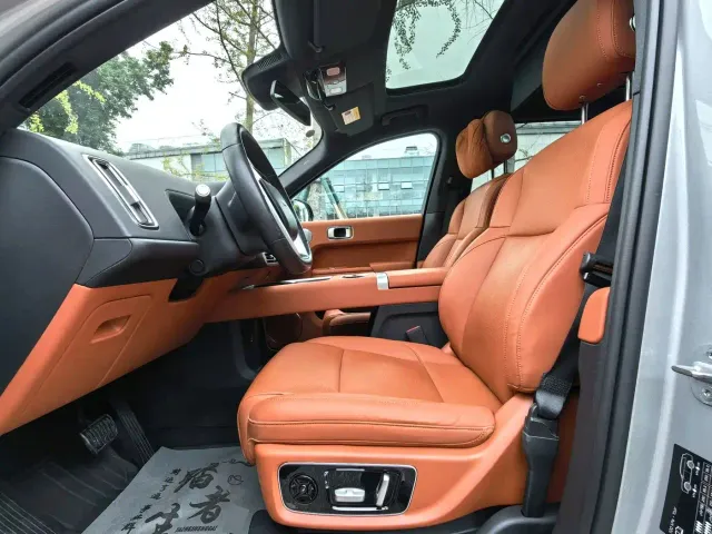 Li Auto L9 — Фото автомобиля 2