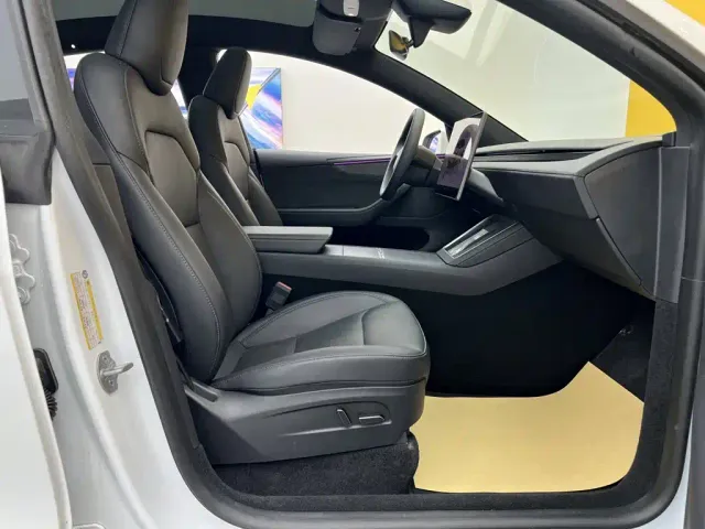 Tesla Model Y — Фото автомобиля 20
