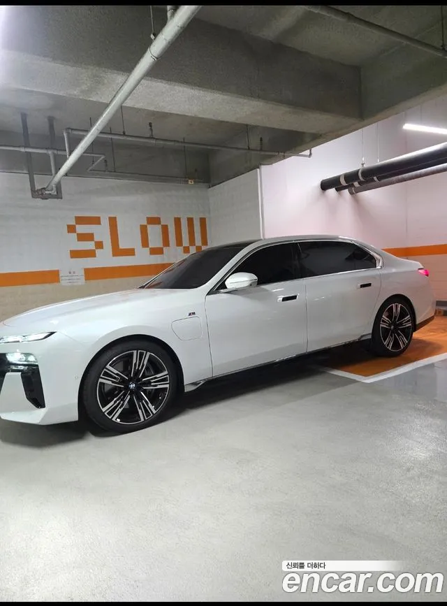 Фотография автомобиля — BMW 7 Series G70