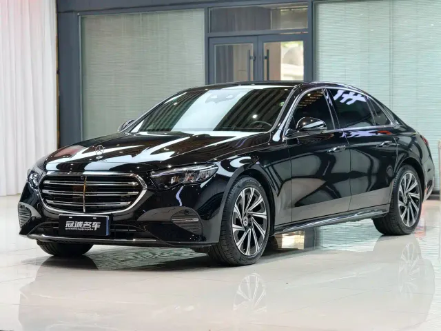 Фотография автомобиля — Mercedes-Benz E-Class