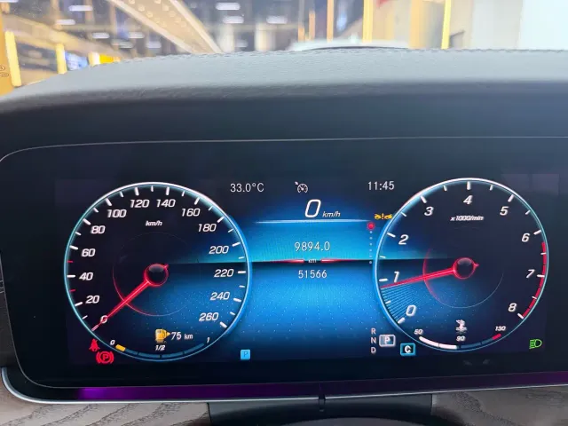 Mercedes-Benz E-Class — Фото автомобиля 21