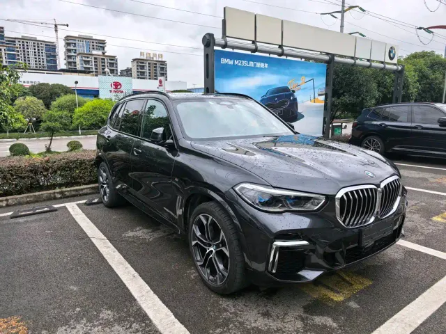BMW X5 — Фото автомобиля 3